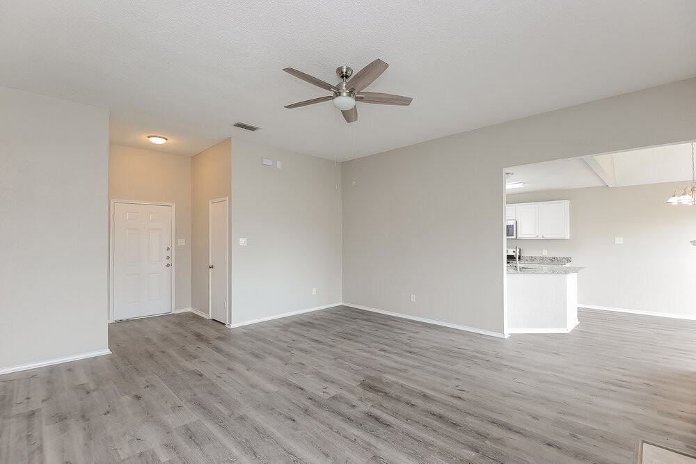 930 Morgan Dr - Photo 5 of 16