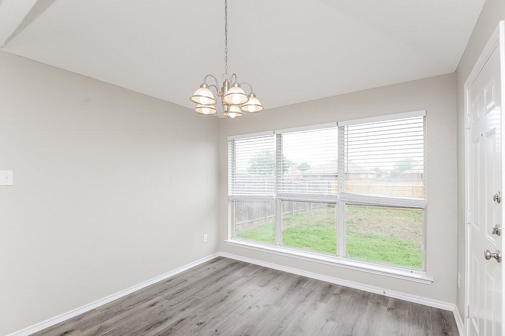 930 Morgan Dr - Photo 6 of 16