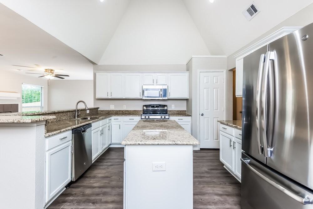 6072 Grand Champion Blvd - Photo 5 of 16