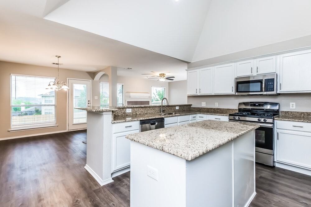 6072 Grand Champion Blvd - Photo 6 of 16