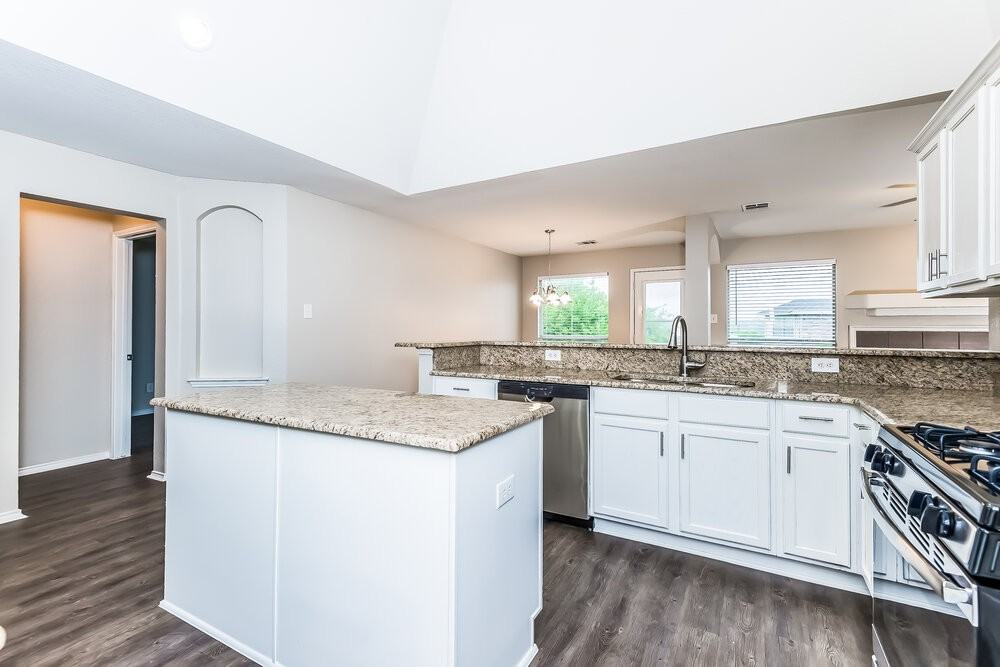 6072 Grand Champion Blvd - Photo 7 of 16