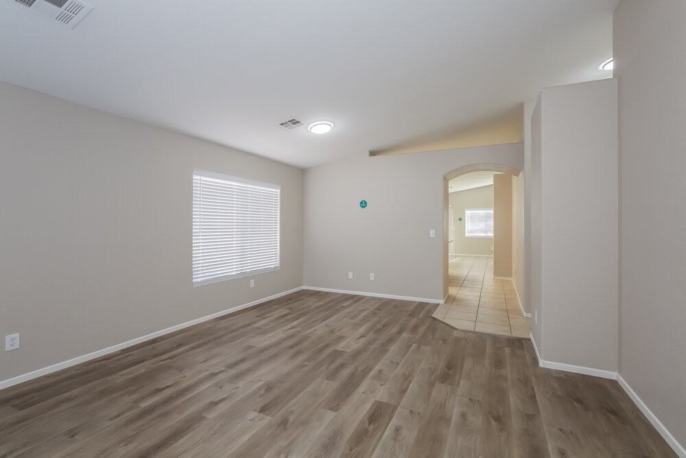 5109 Backwoodsman Ave - Photo 4 of 16