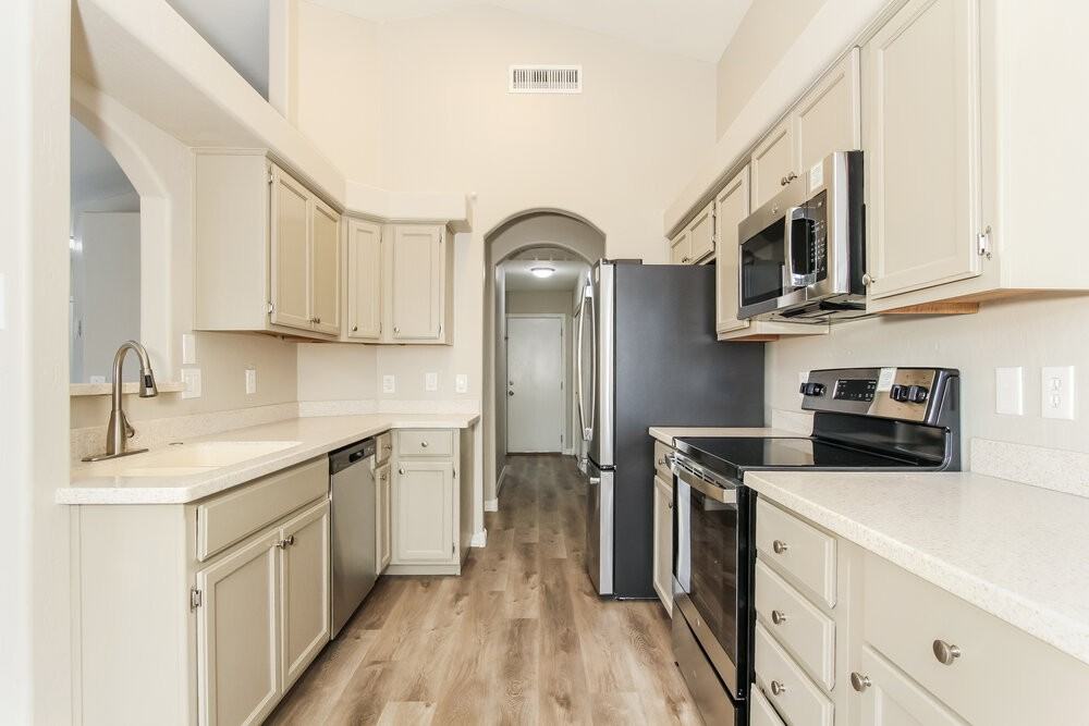 8413 W Bluefield Ave - Photo 7 of 16