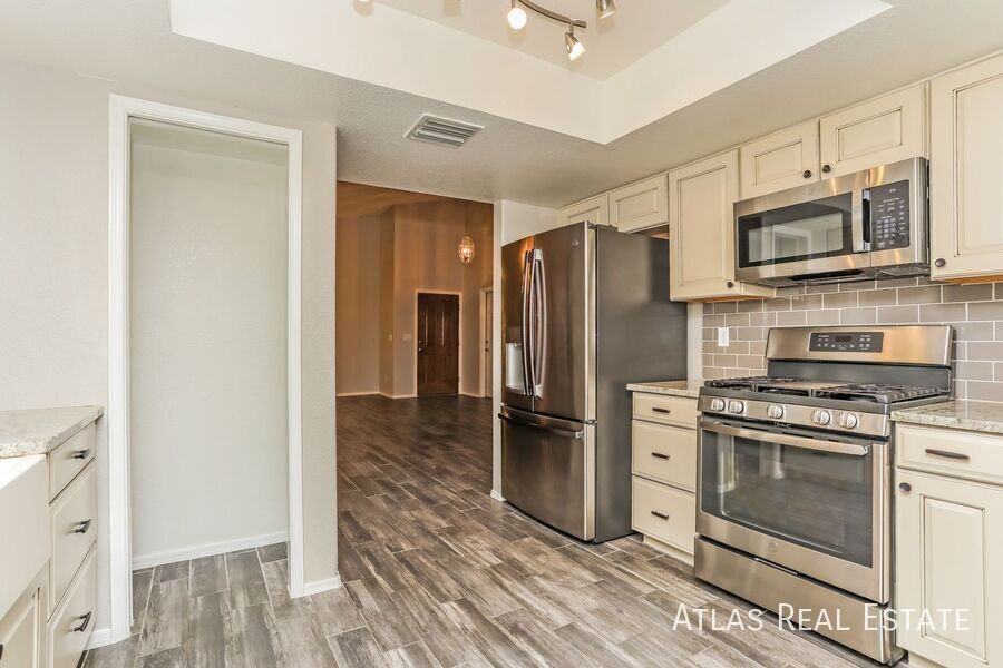 10332 N Cape Fear Ln - Photo 6 of 21