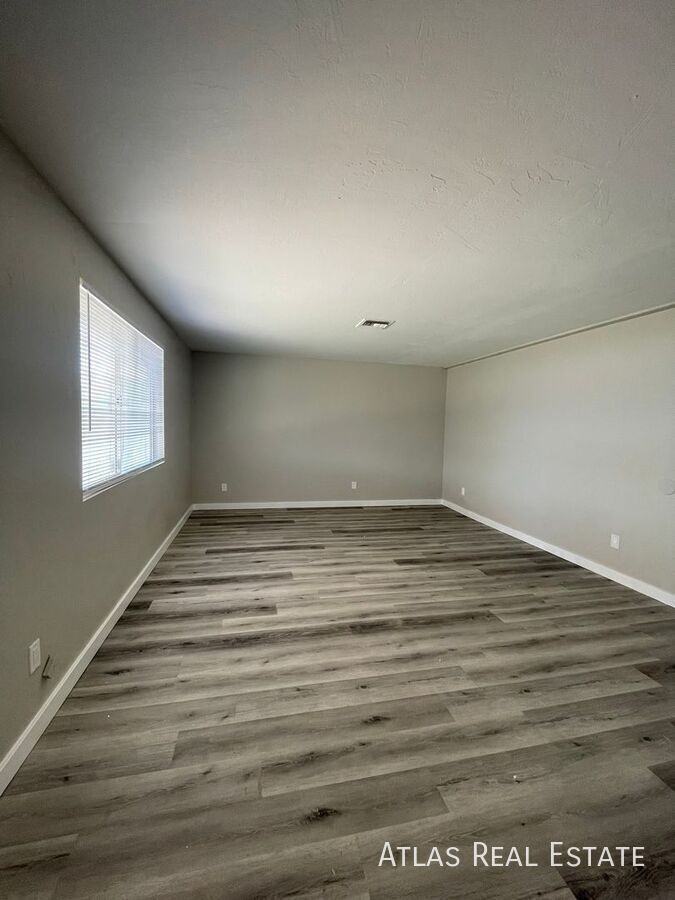 13641 N 36th St - Photo 6 of 20