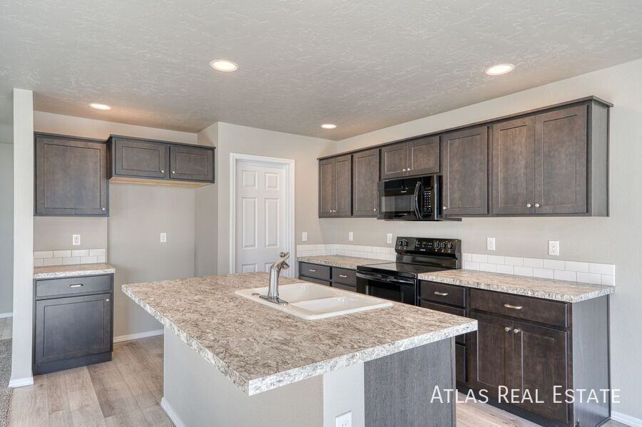 2711 W Balboa Dr - Photo 6 of 33