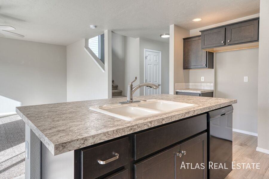 2711 W Balboa Dr - Photo 7 of 33