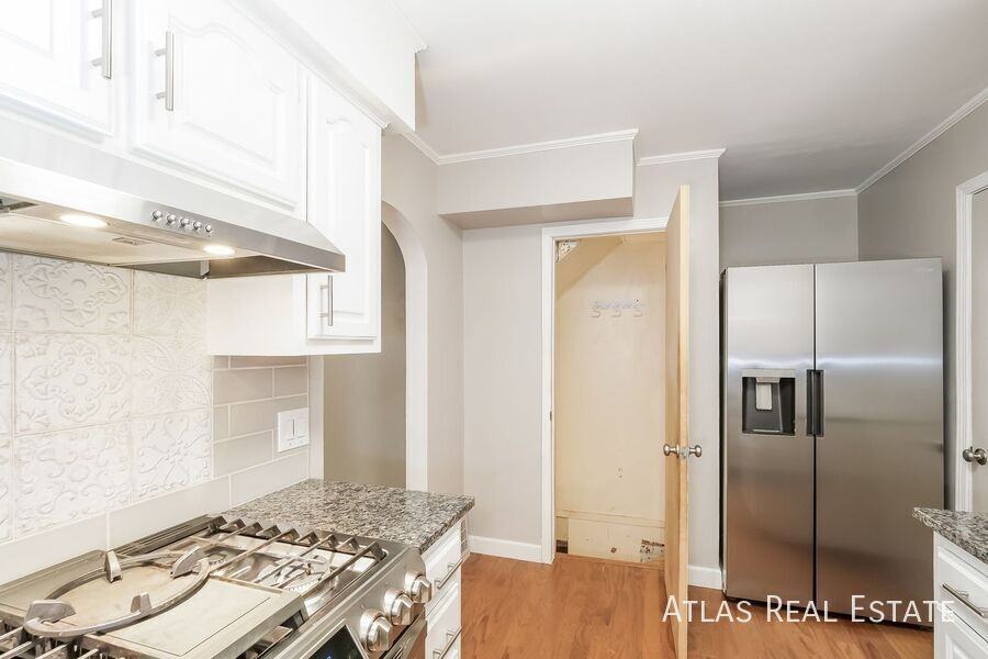 4631 W 62nd Ter - Photo 5 of 21