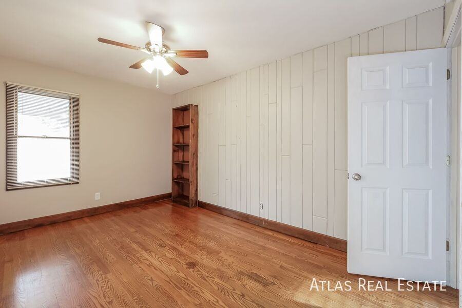 4631 W 62nd Ter - Photo 7 of 21