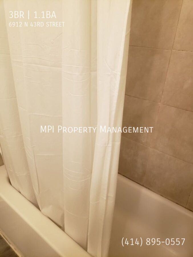 6912 N 43rd St - Photo 5 of 9