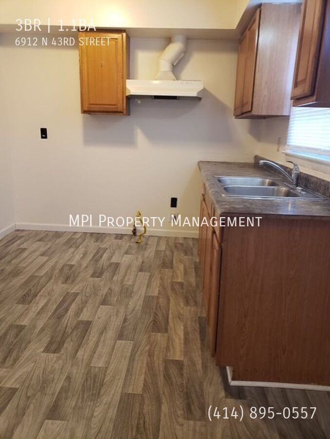 6912 N 43rd St - Photo 7 of 9