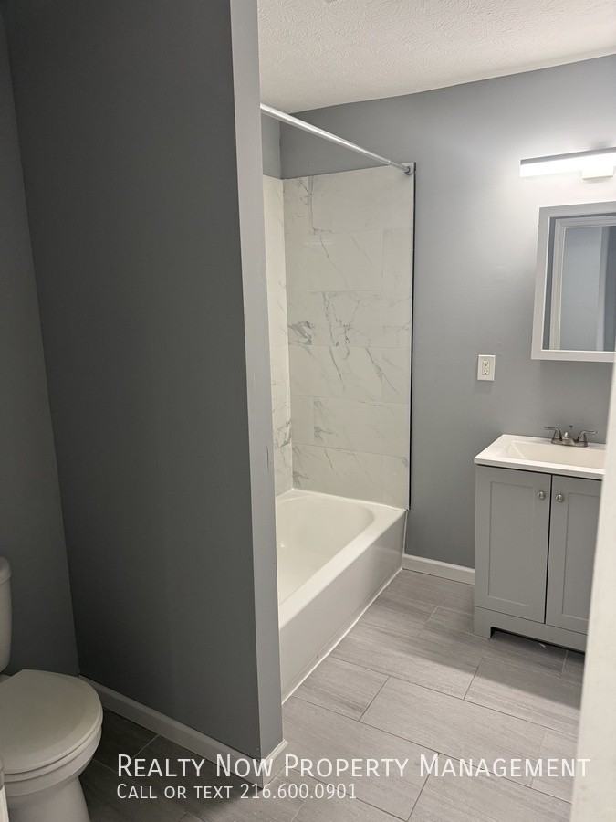 2054 W 98th St Uppr #UP - Photo 3 of 10