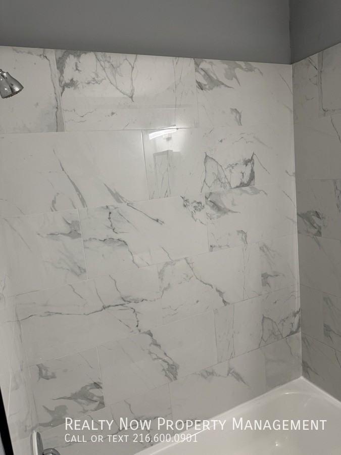 2054 W 98th St Uppr #UP - Photo 4 of 10