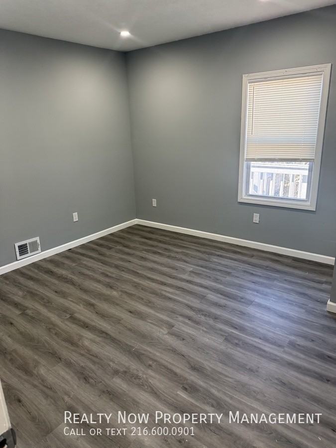 2054 W 98th St Uppr #UP - Photo 6 of 10