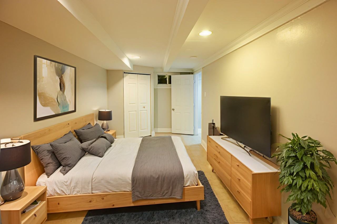 4217 Gault Pl Ne - Photo 6 of 18