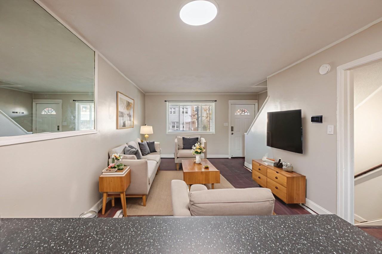 4217 Gault Pl Ne - Photo 2 of 18