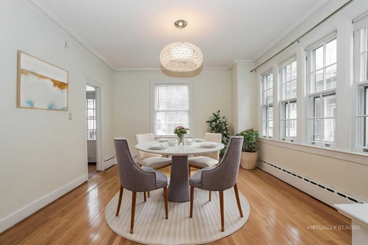 2927 Cathedral Ave Nw - Photo 7 of 37