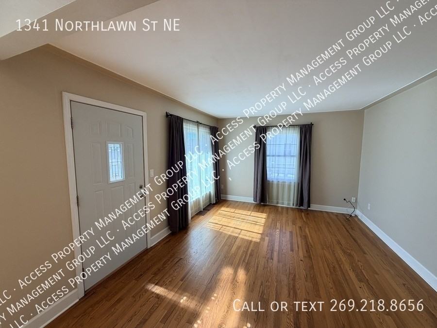 1341 Northlawn St Ne - Photo 2 of 43