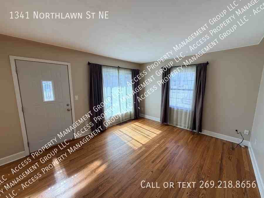 1341 Northlawn St Ne - Photo 3 of 43