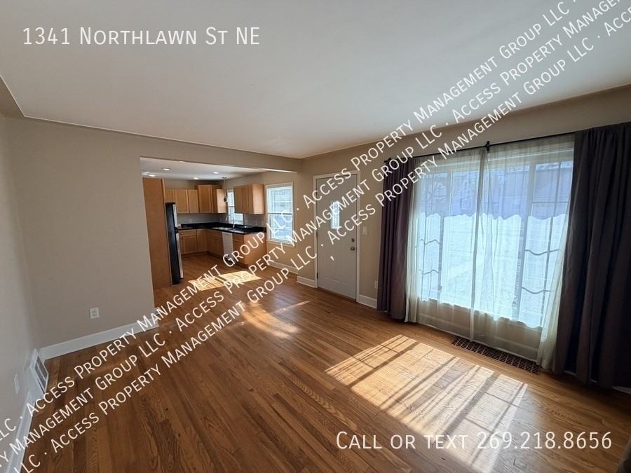 1341 Northlawn St Ne - Photo 4 of 43