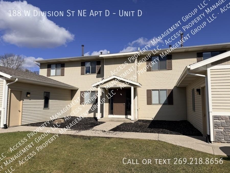 188 W Division St Ne Apt D #D - Photo 2 of 24