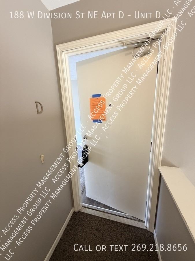188 W Division St Ne Apt D #D - Photo 4 of 24