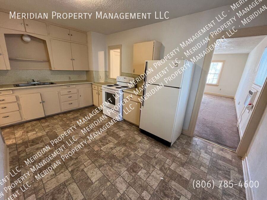 2202 18th St #B - Photo 4 of 16