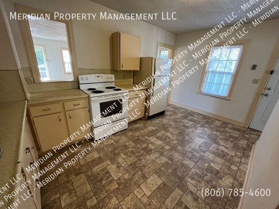 2202 18th St #B - Photo 5 of 16