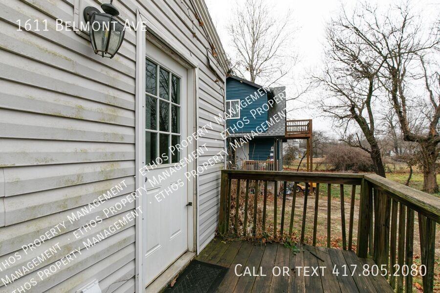 1611 W Belmont St - Photo 4 of 13