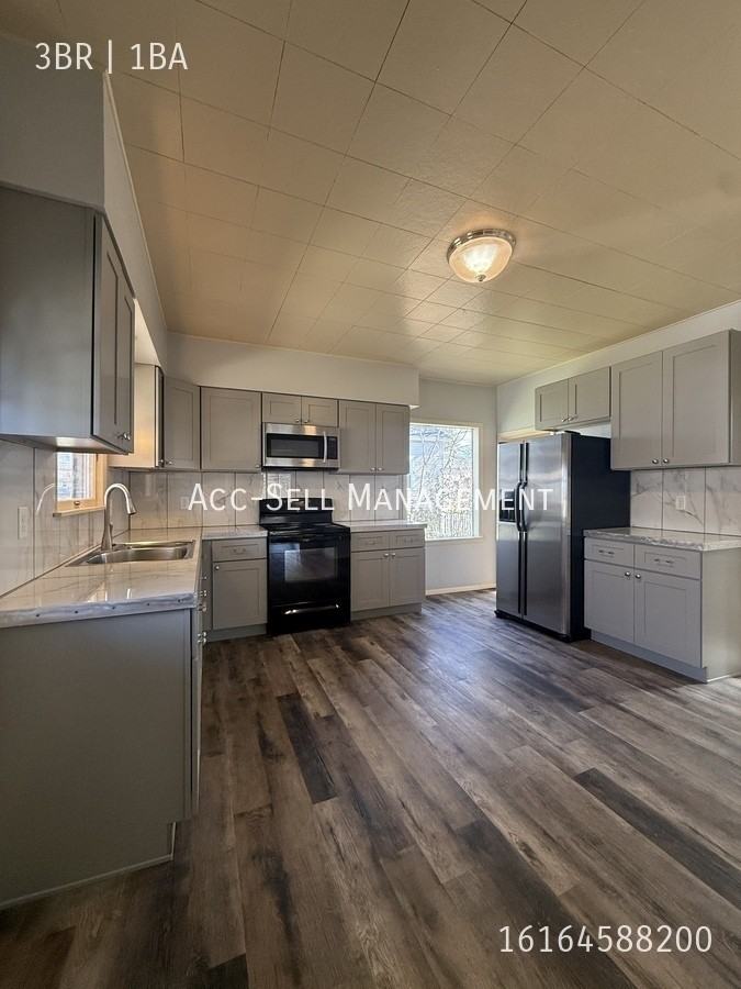 564 Fremont Ave Nw - Photo 2 of 15