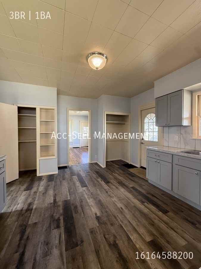 564 Fremont Ave Nw - Photo 3 of 15