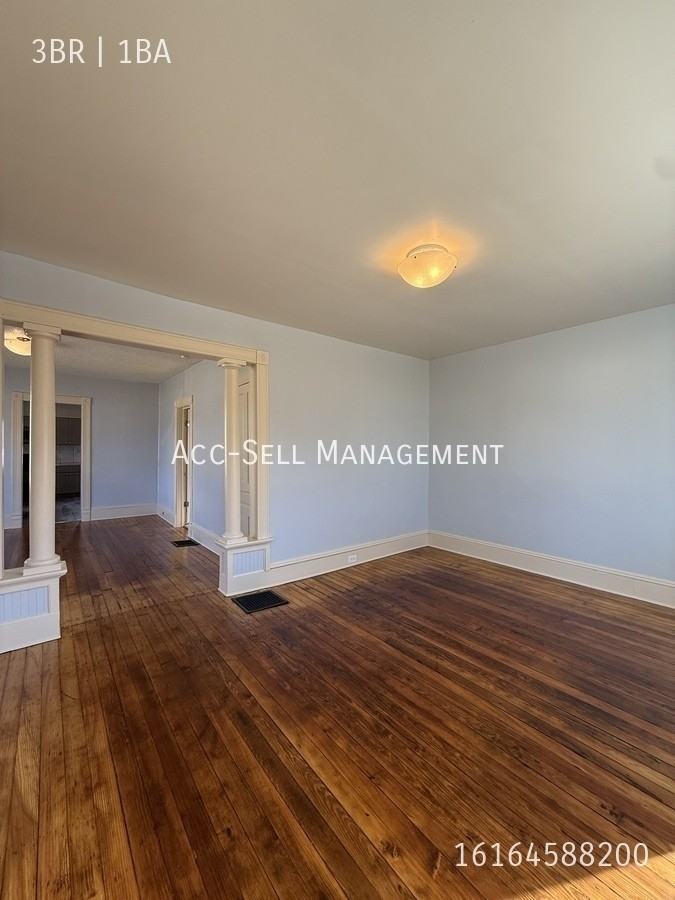 564 Fremont Ave Nw - Photo 4 of 15