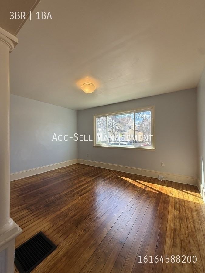 564 Fremont Ave Nw - Photo 5 of 15