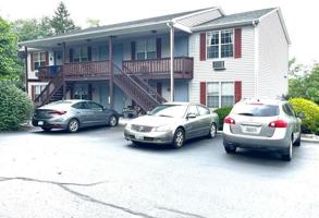 featured image of 1115 Lincolnshire Dr #C