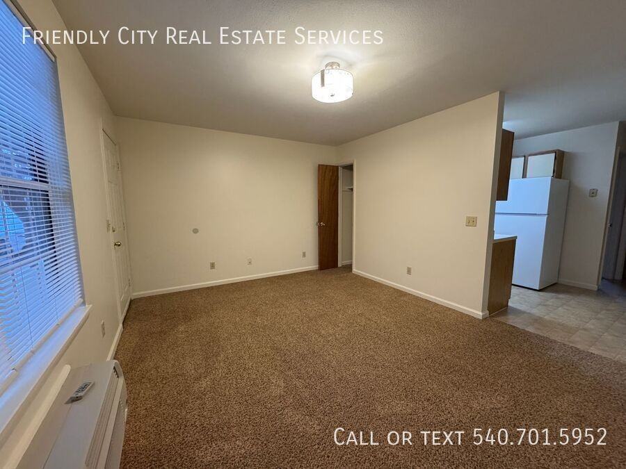 1115 Lincolnshire Dr #C - Photo 4 of 9