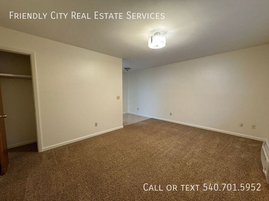 1115 Lincolnshire Dr #C - Photo 5 of 9