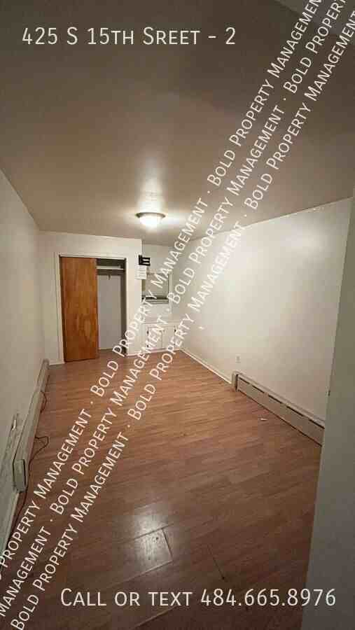 425 S 15th St #2 - Photo 4 of 9