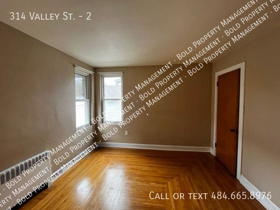 314 Valley St #2 - Photo 5 of 6