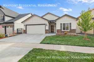 featured image of 2686 N Vallin Ave