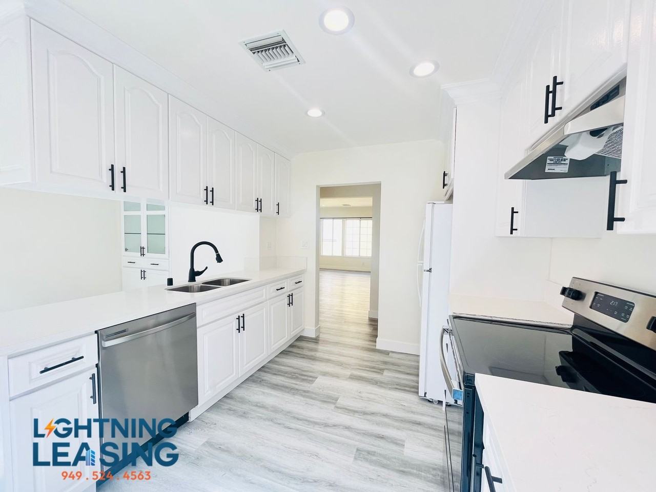 440 1/2 N Hayworth Ave #439-1-2 - Photo 4 of 12