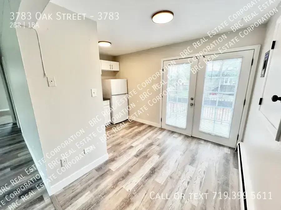 3783 Oak St #3783 - Photo 5 of 17