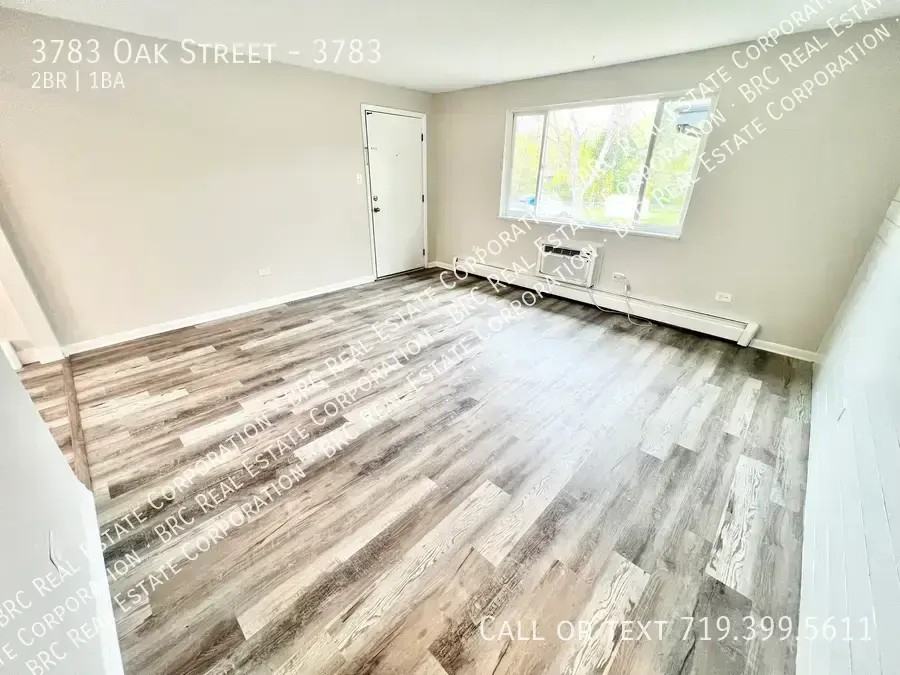 3783 Oak St #3783 - Photo 6 of 17