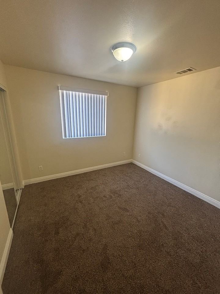 829 East 84th Street - Photo 7 of 21