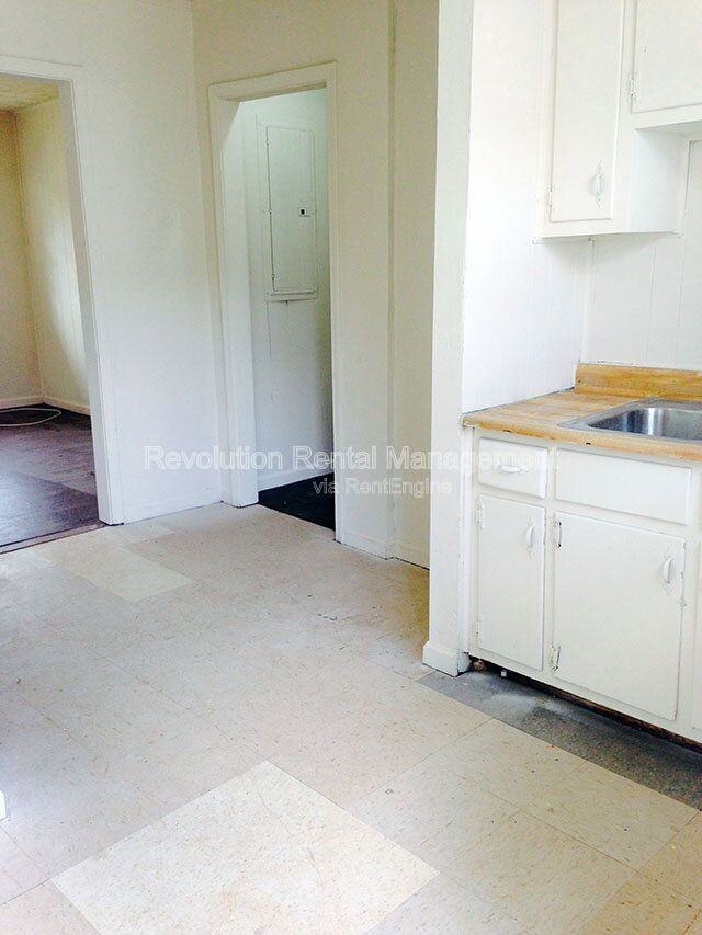 721 English St #A - Photo 3 of 6