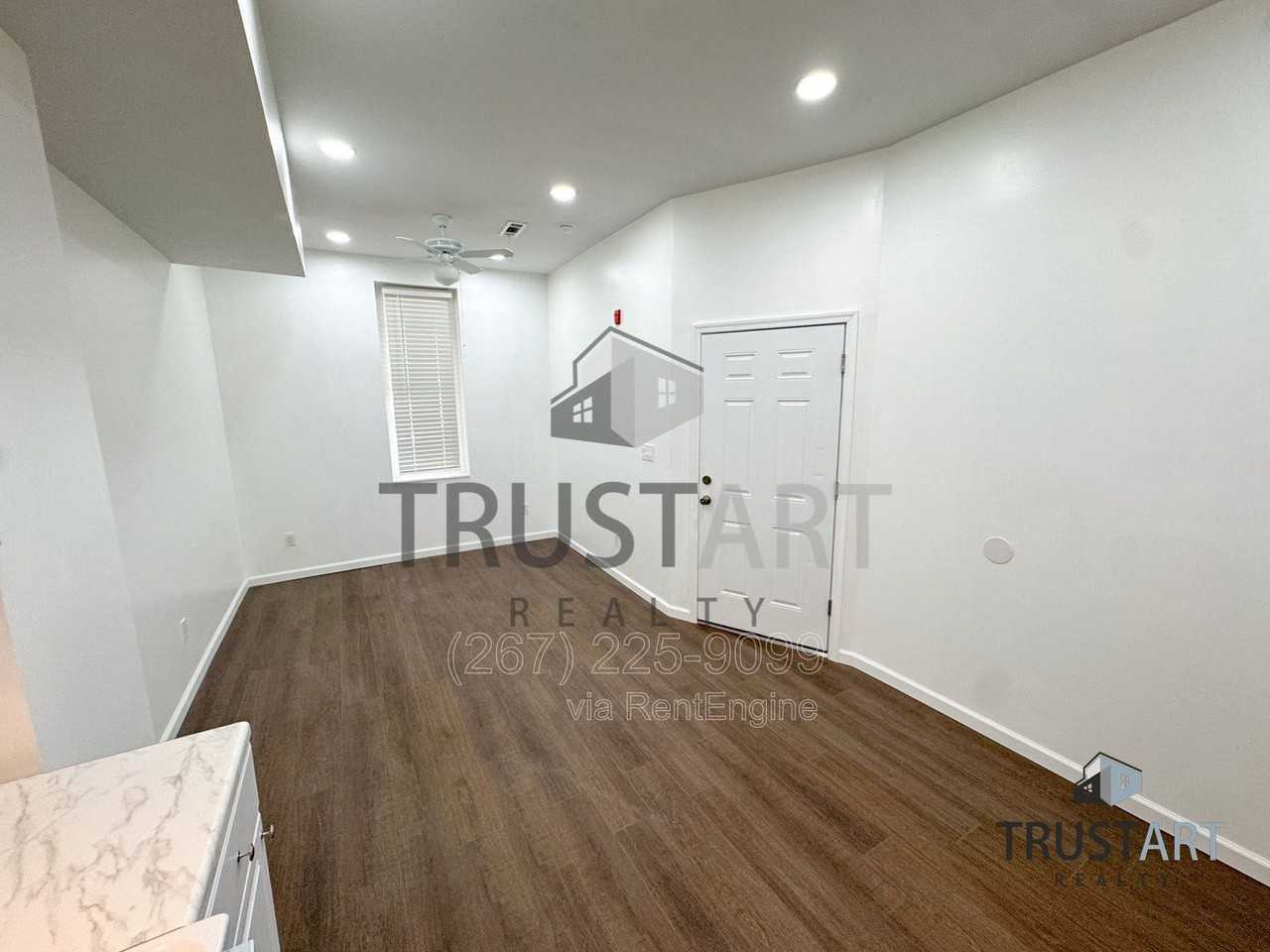910 N 41st St #1 - Photo 4 of 13