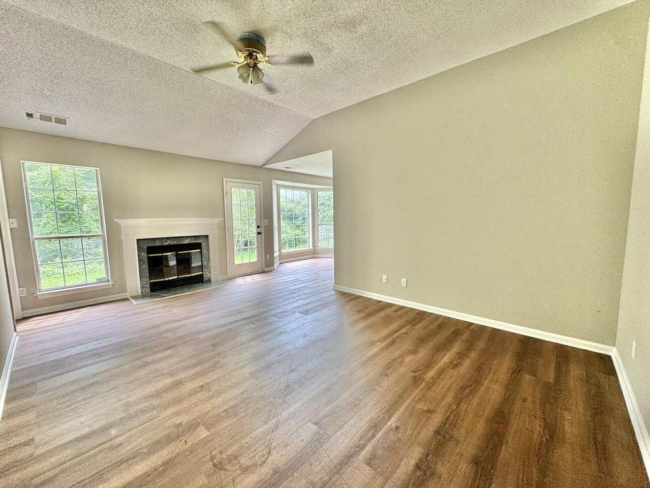 2608 Clarencefield Dr - Photo 2 of 16