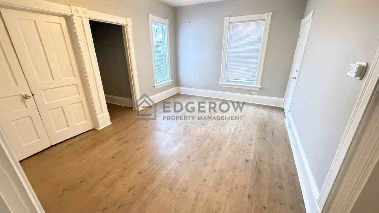 635 Lafayette Ave Ne #1 - Photo 3 of 8