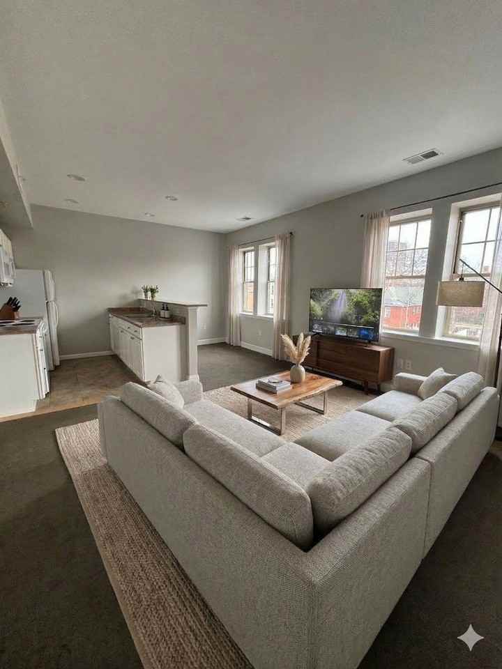 210 Farmington Ave #404