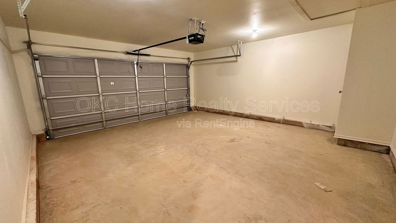 11419 N University Ave - Photo 2 of 27