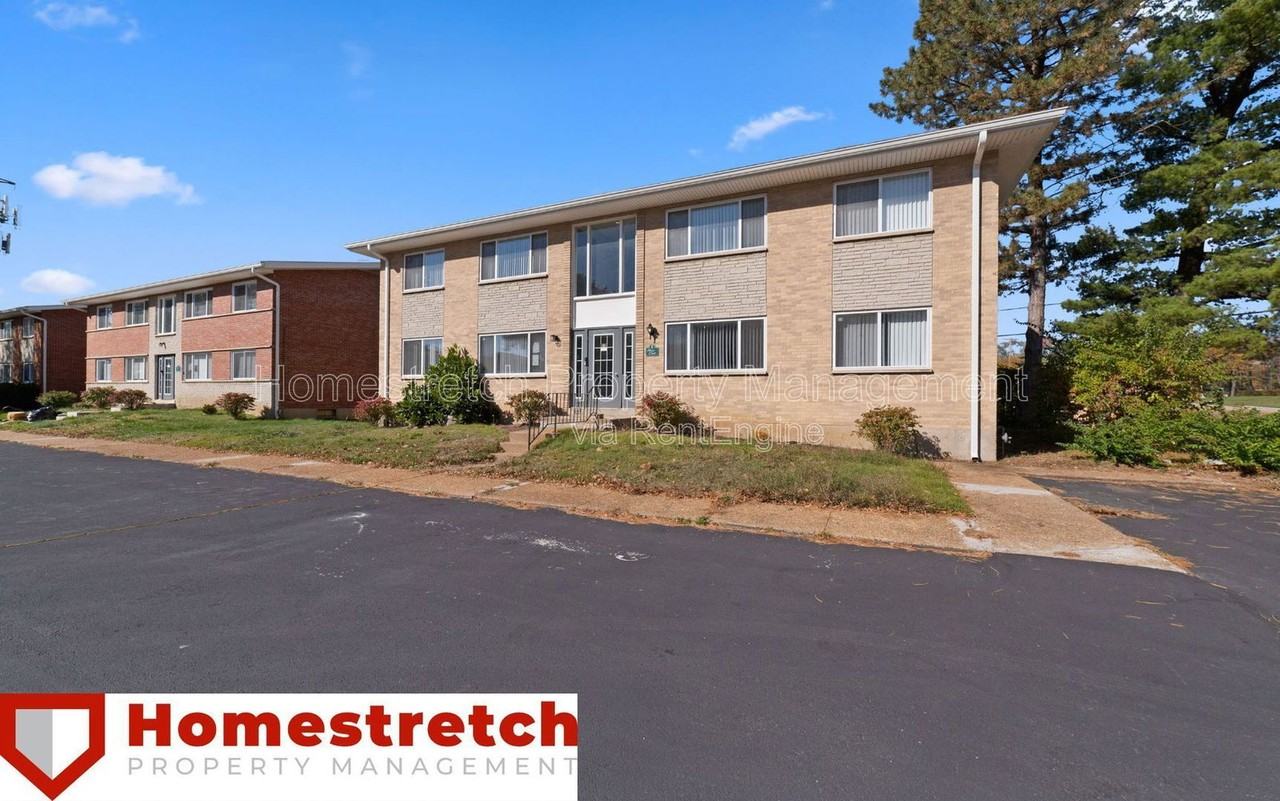 1 Bruce Dr #1 - Photo 4 of 17